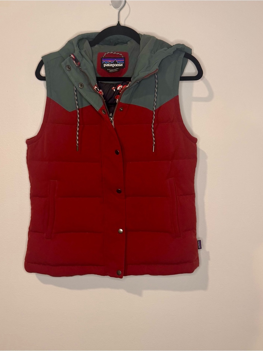 Patagonia Bivy Hooded Down Vest Womens Small Red Gray Mushroom Lining 27746